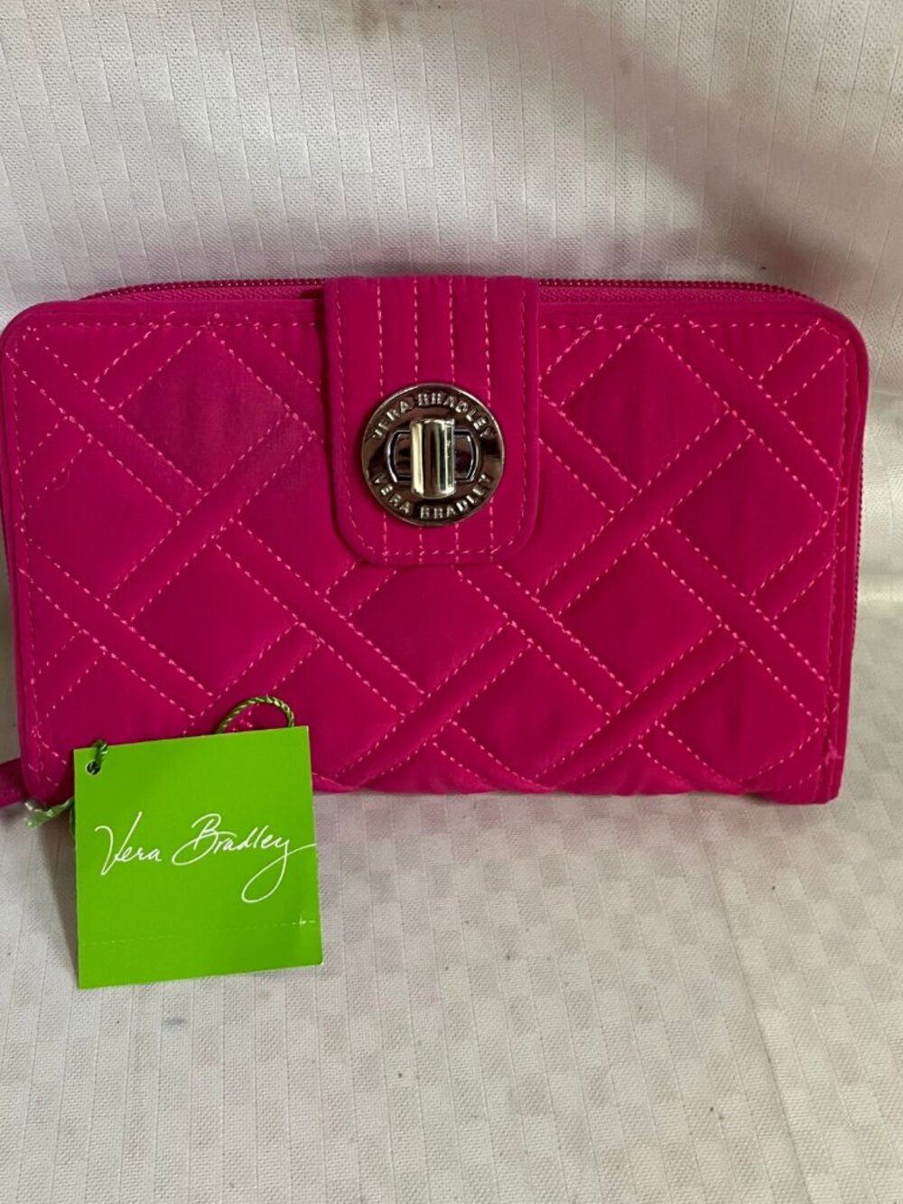 NWT Vera Bradley Turn Lock Wallet Women's One Size Fuchsia Pink Quilted